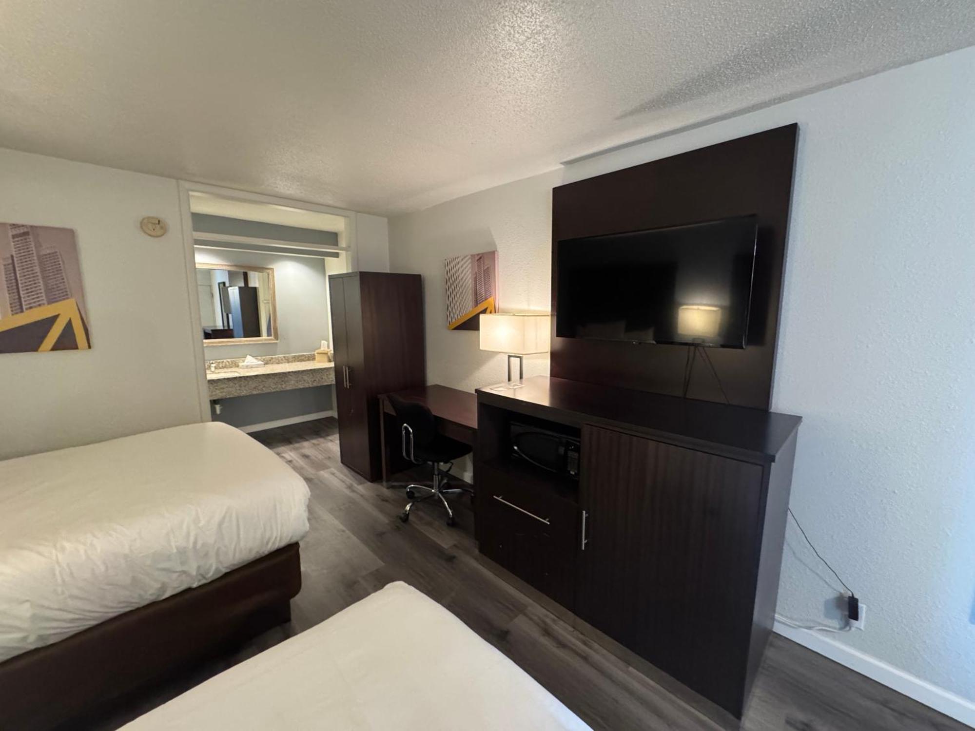 Clarion Inn & Suites Dothan South Esterno foto