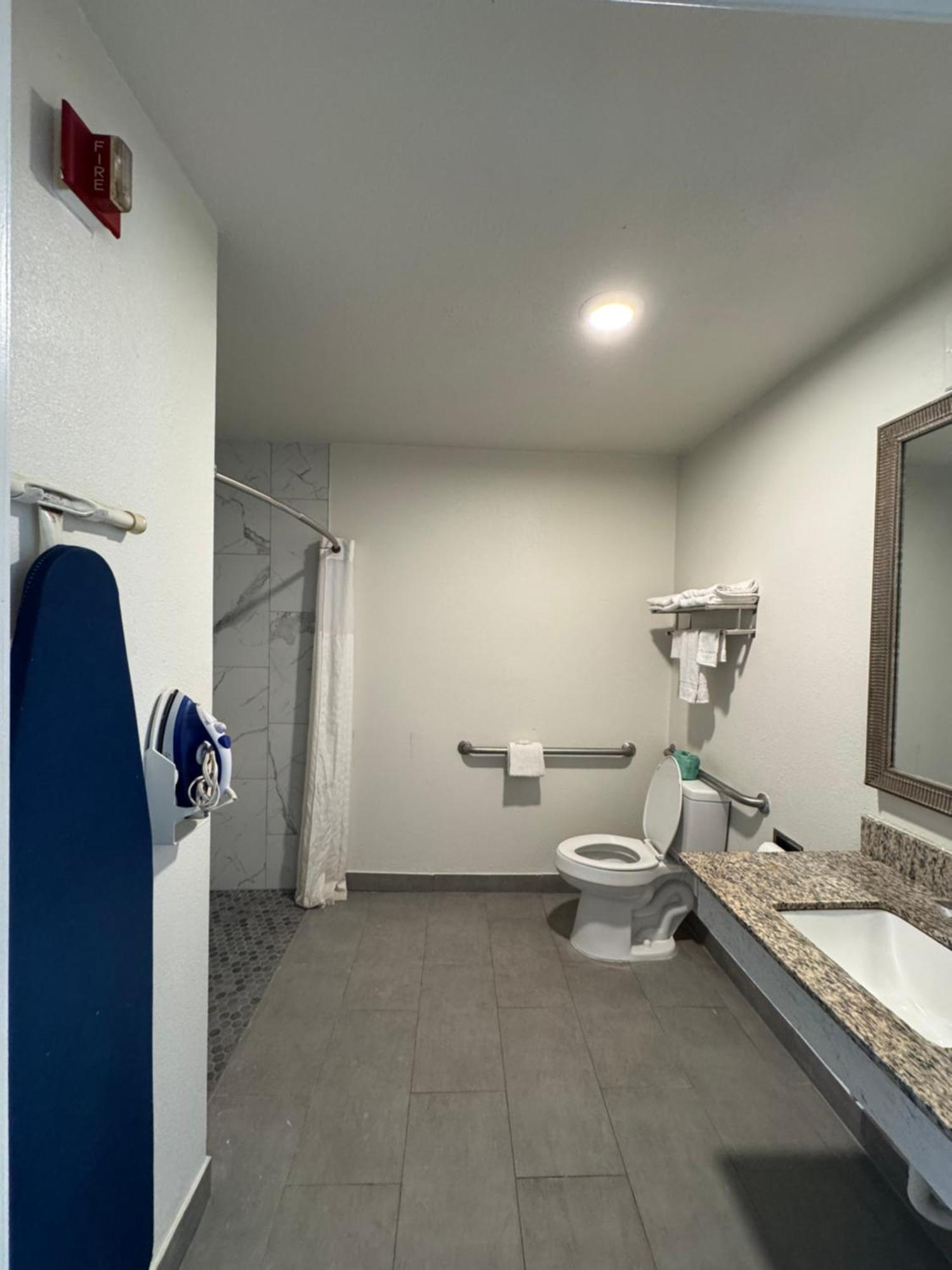 Clarion Inn & Suites Dothan South Esterno foto