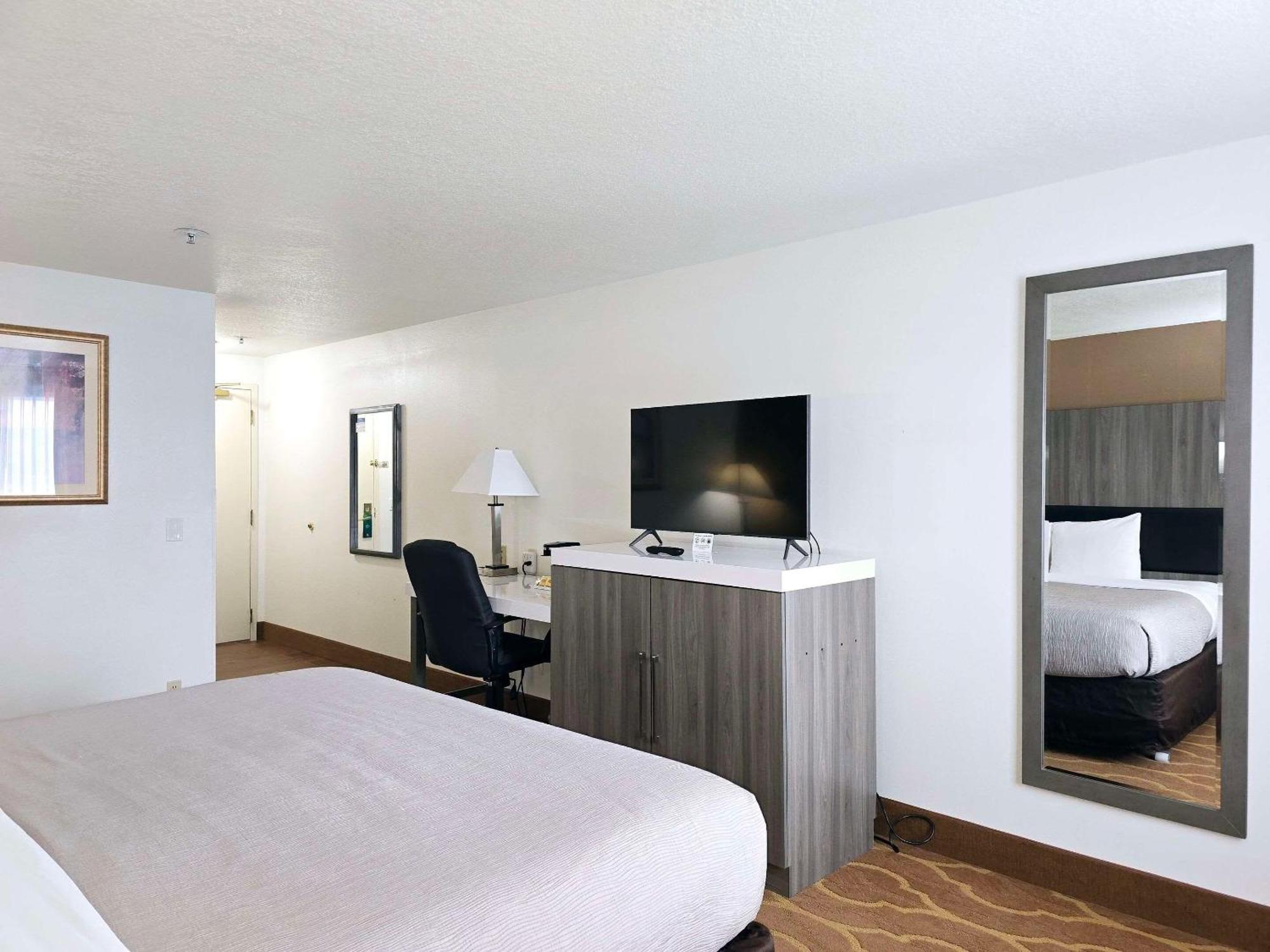 Clarion Inn & Suites Dothan South Esterno foto
