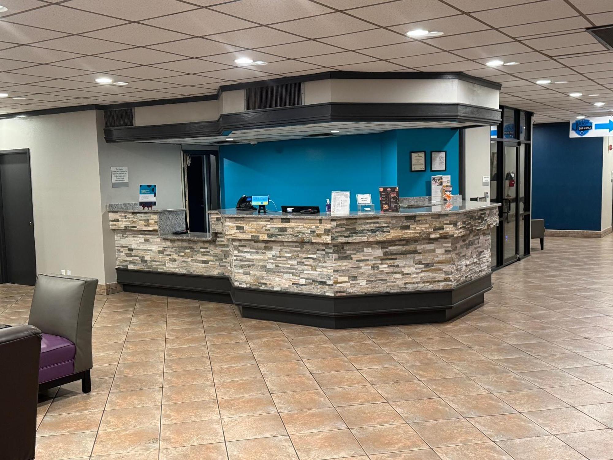 Clarion Inn & Suites Dothan South Esterno foto