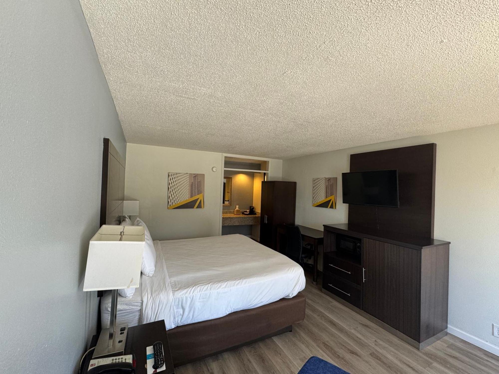 Clarion Inn & Suites Dothan South Esterno foto