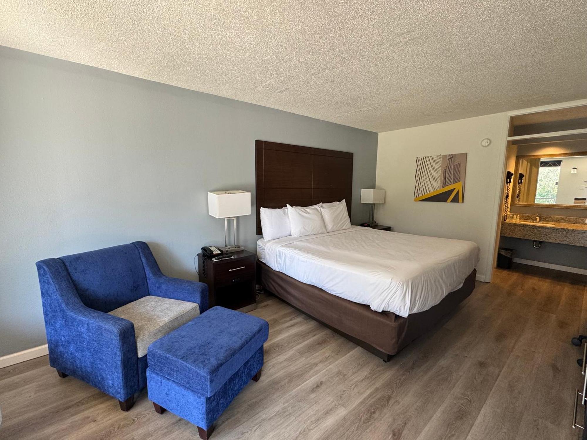 Clarion Inn & Suites Dothan South Esterno foto