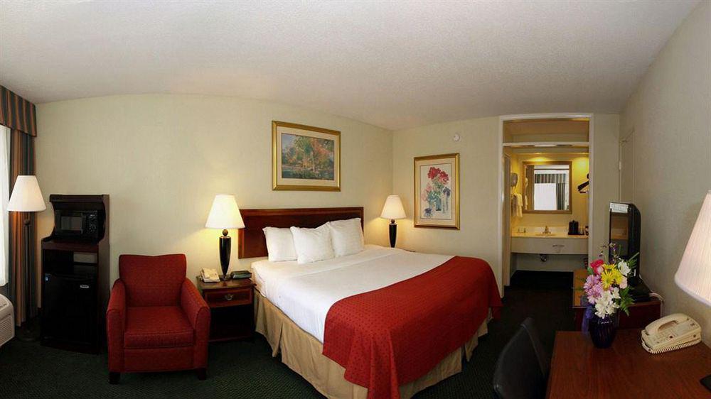 Clarion Inn & Suites Dothan South Esterno foto